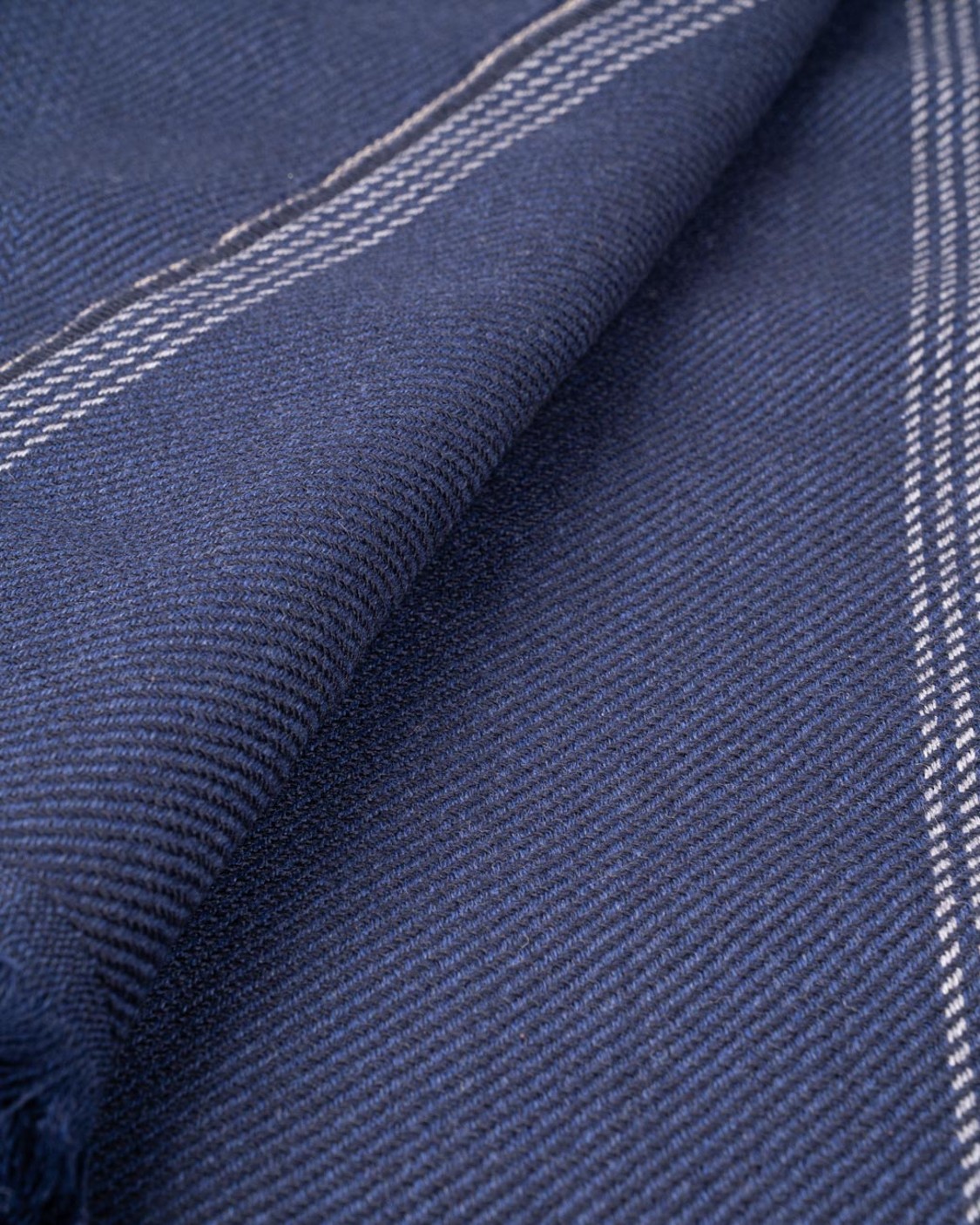 shop BRUNELLO CUCINELLI  Sciarpa: Brunello Cucinelli sciarpa in diagonale di lana e cashmere con bordo rigato.
La sciarpa misura circa 45 cm in larghezza e 170 cm in lunghezza.
Composizione: 80% LANA, 20% CASHMERE.
Made in Italy.. MSC665OR-CL616 number 8904743